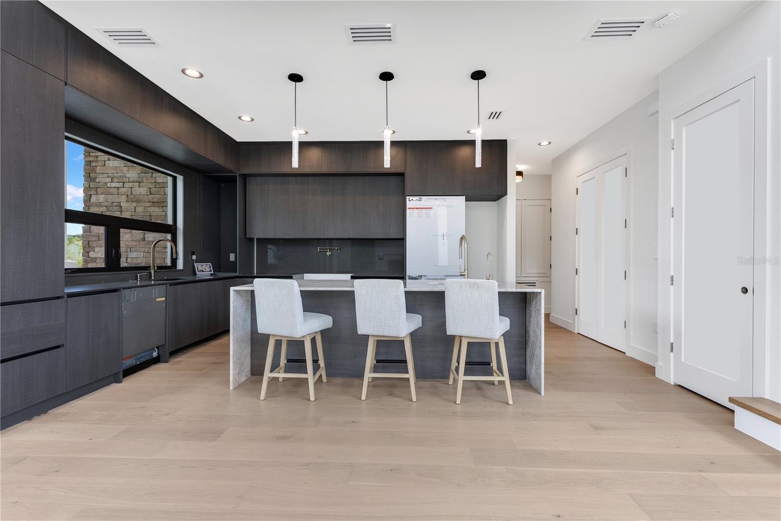 Image 12 of 39 For 19925 Quinella Street