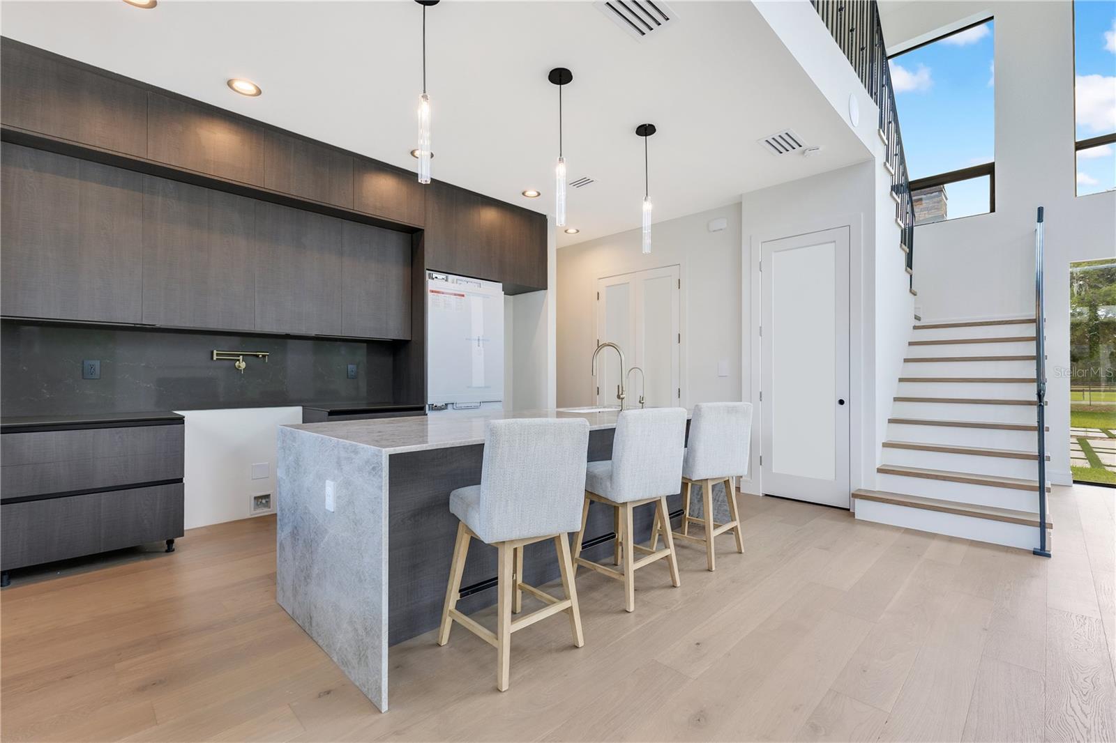 Image 14 of 39 For 19925 Quinella Street