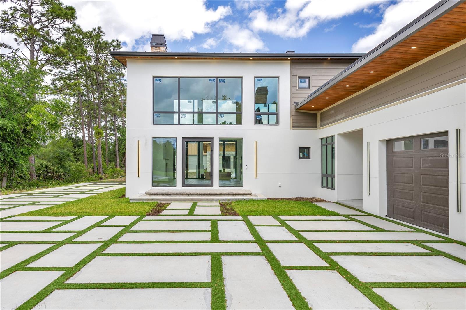 Image 2 of 39 For 19925 Quinella Street