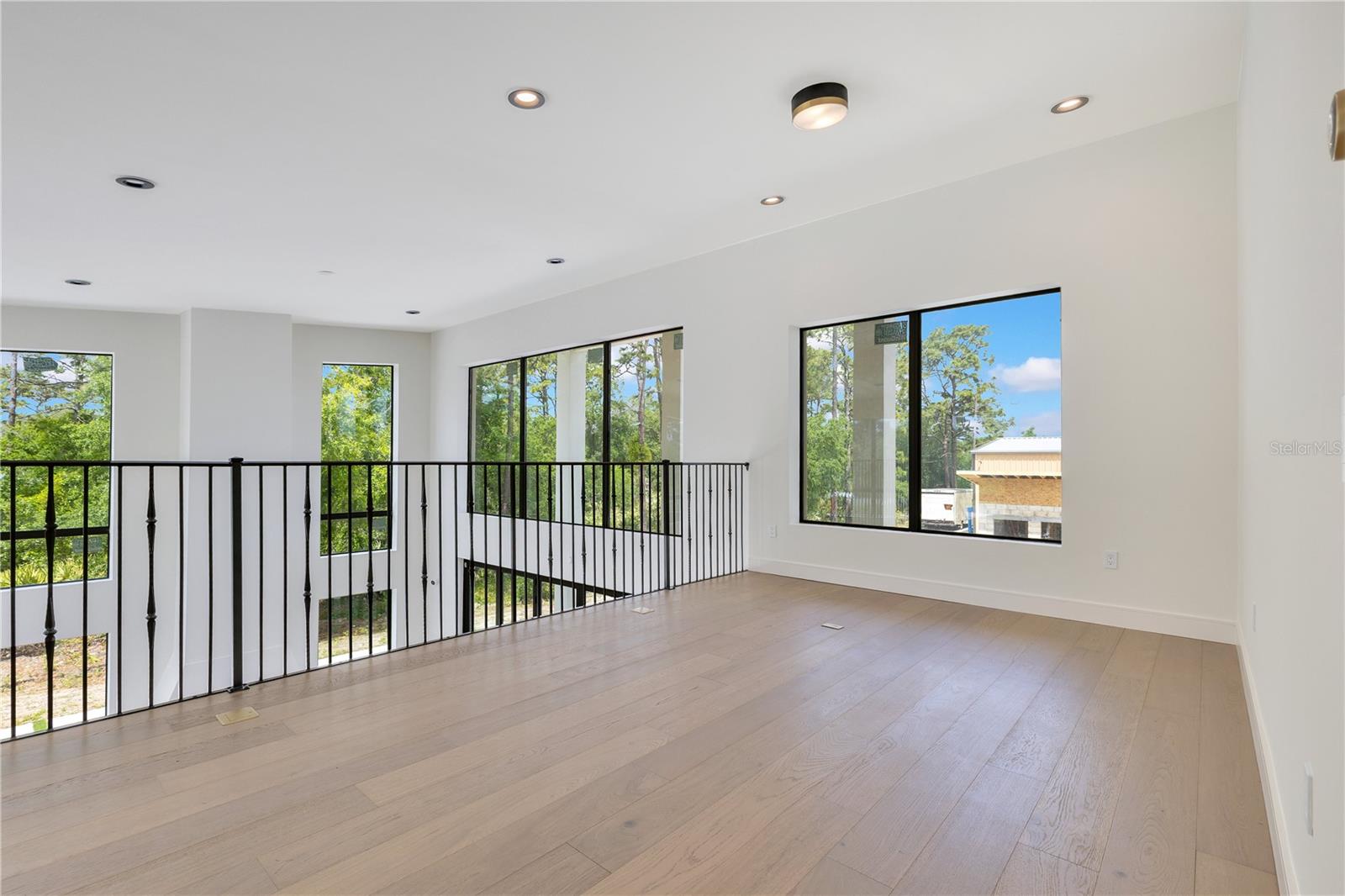 Image 22 of 39 For 19925 Quinella Street