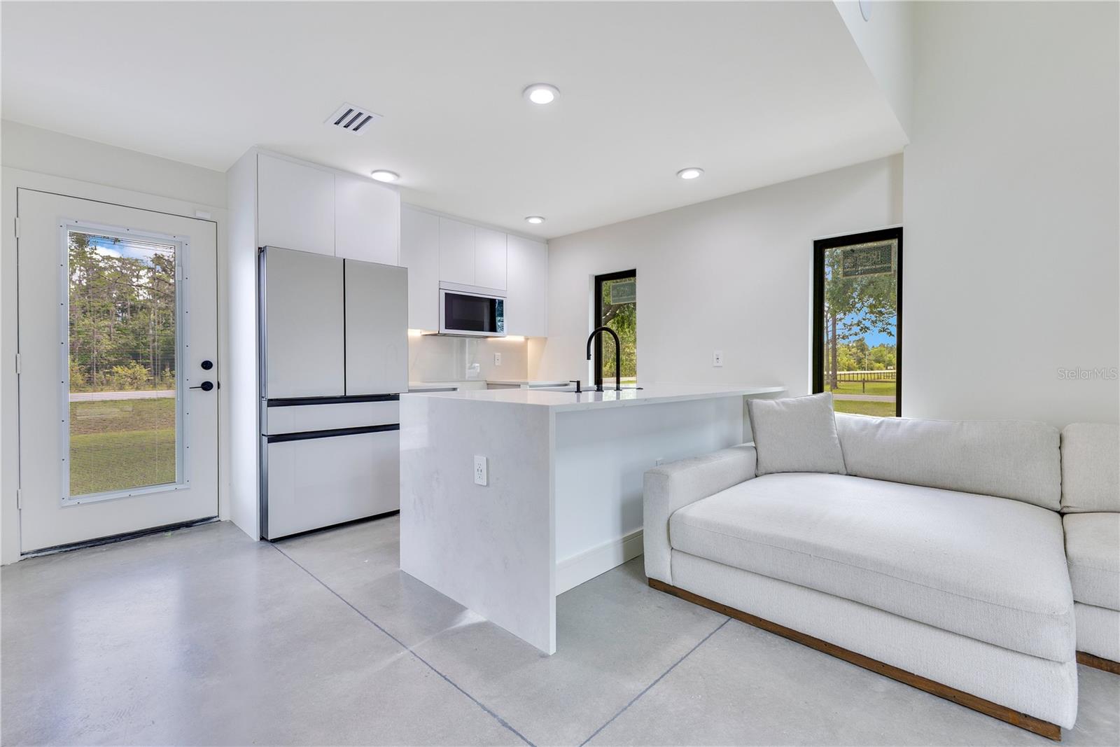 Image 28 of 39 For 19925 Quinella Street