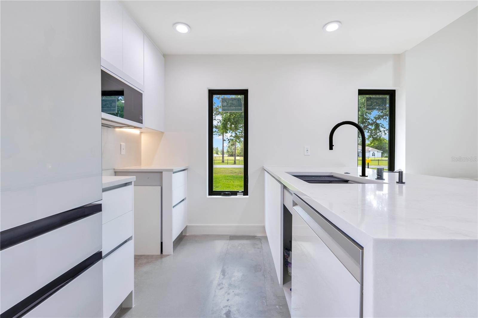 Image 29 of 39 For 19925 Quinella Street