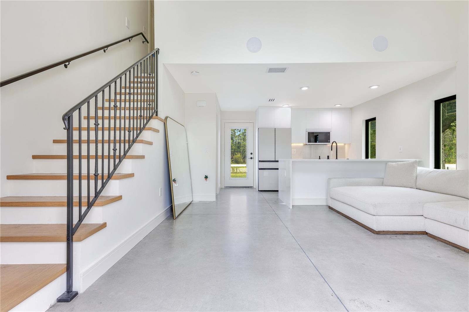 Image 32 of 39 For 19925 Quinella Street