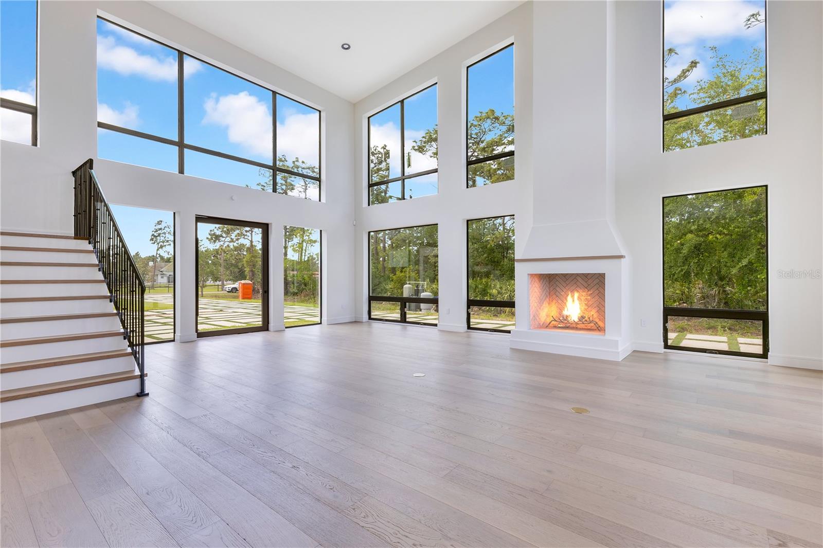 Image 5 of 39 For 19925 Quinella Street