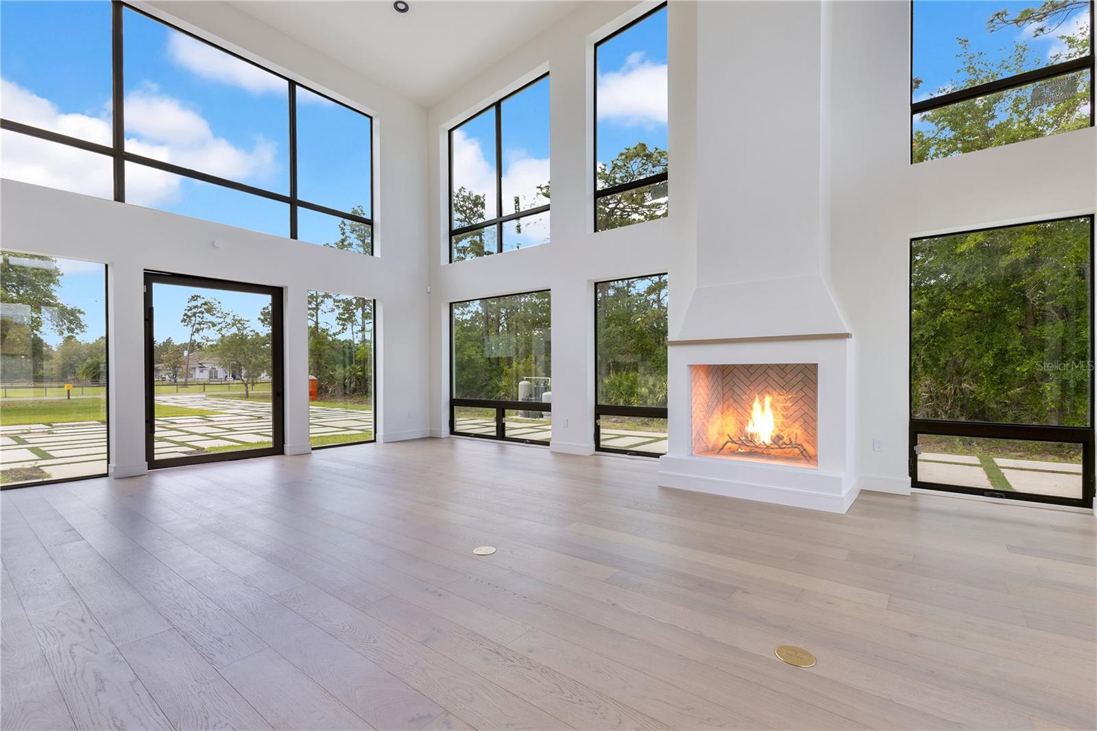 Image 7 of 39 For 19925 Quinella Street