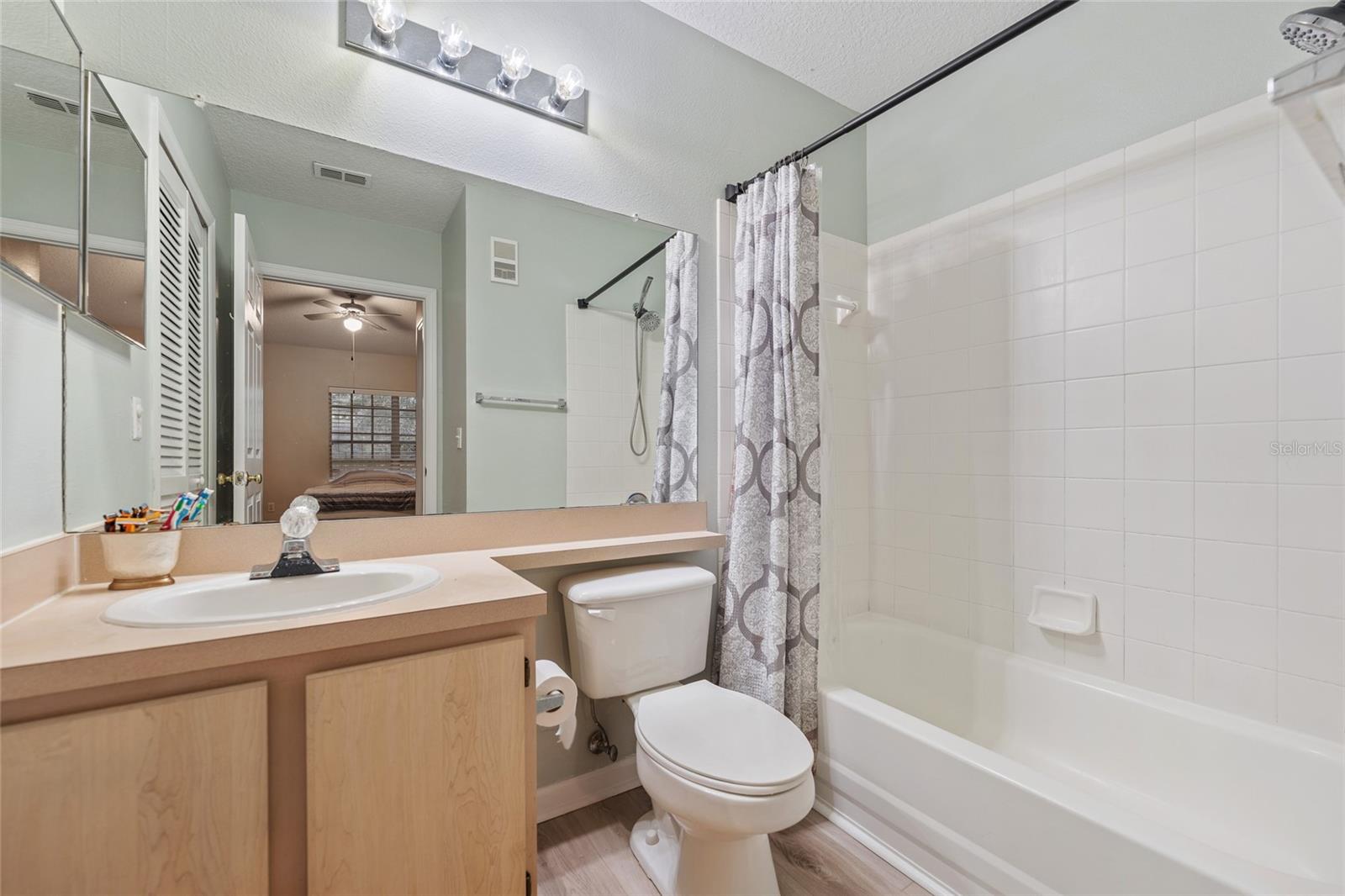 Image 17 of 21 For 4356 Kirkman Road 514