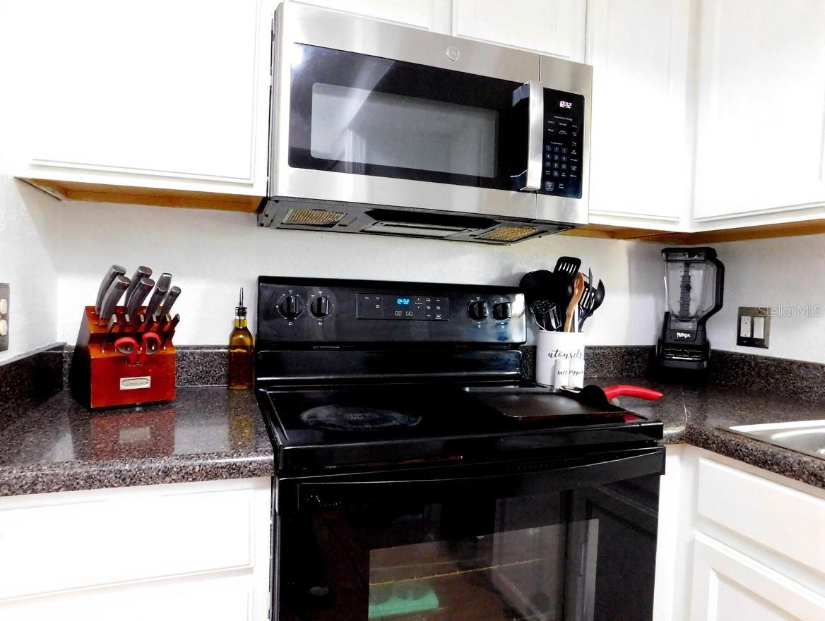 Image 5 of 15 For 4336 Hector Court 7