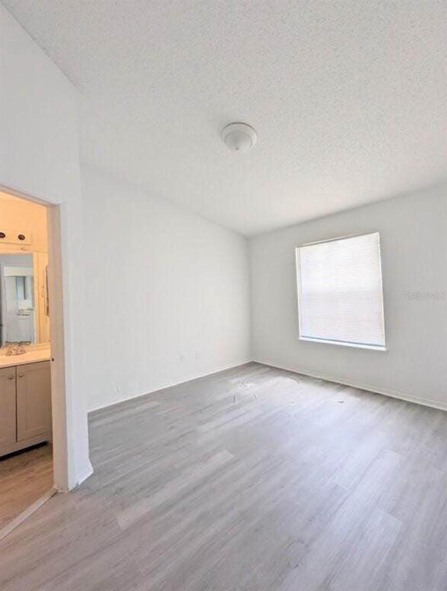 Image 5 of 7 For 1956 Lake Atriums Circle 144