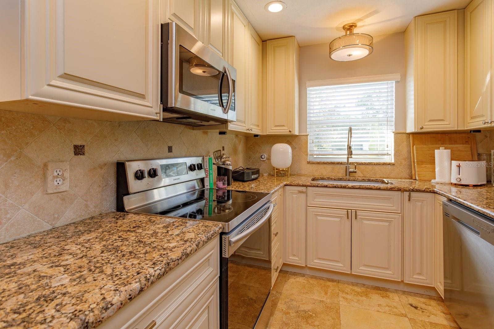 Image 12 of 25 For 1105 Strathmore Drive