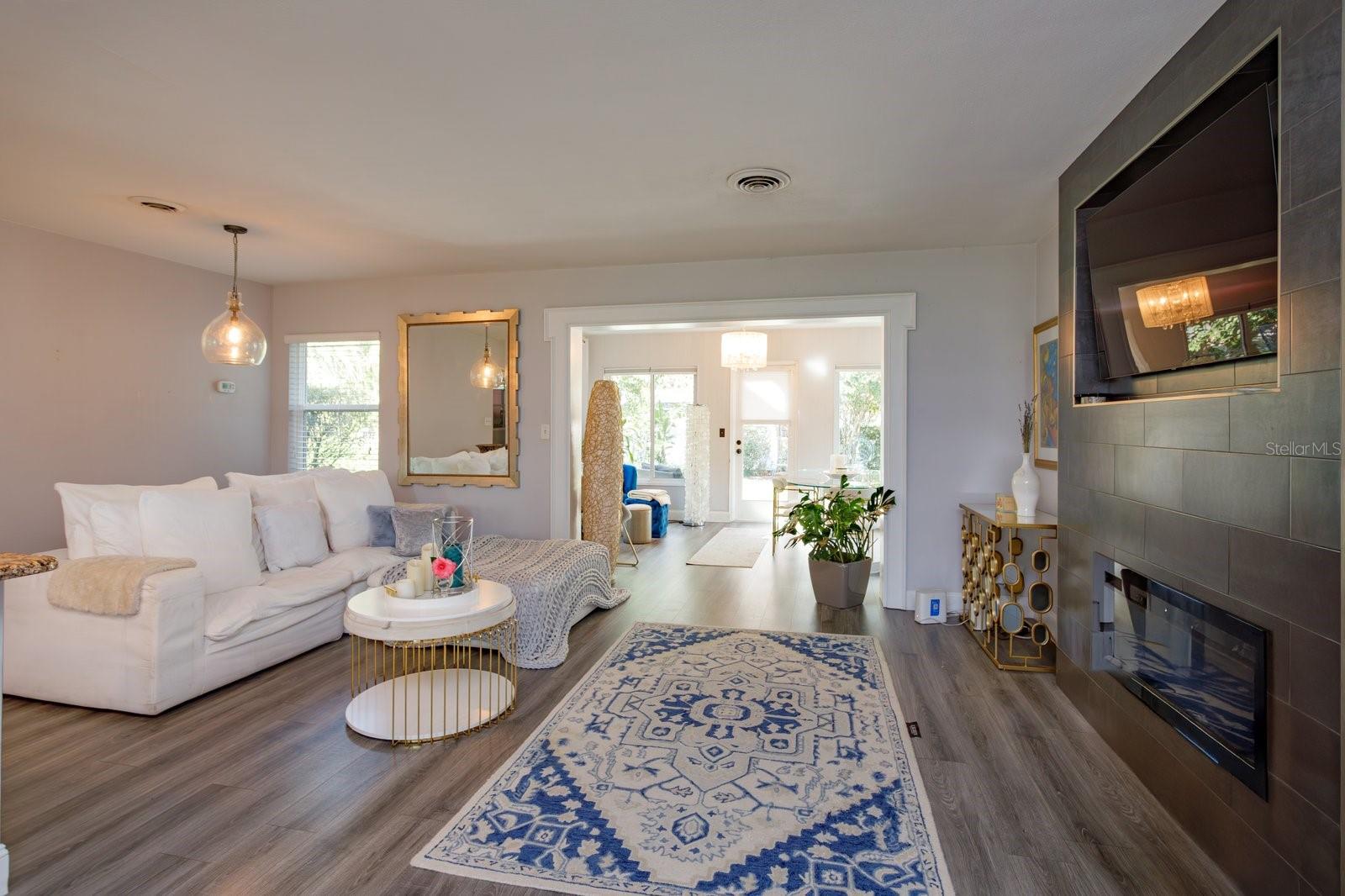 Image 4 of 25 For 1105 Strathmore Drive