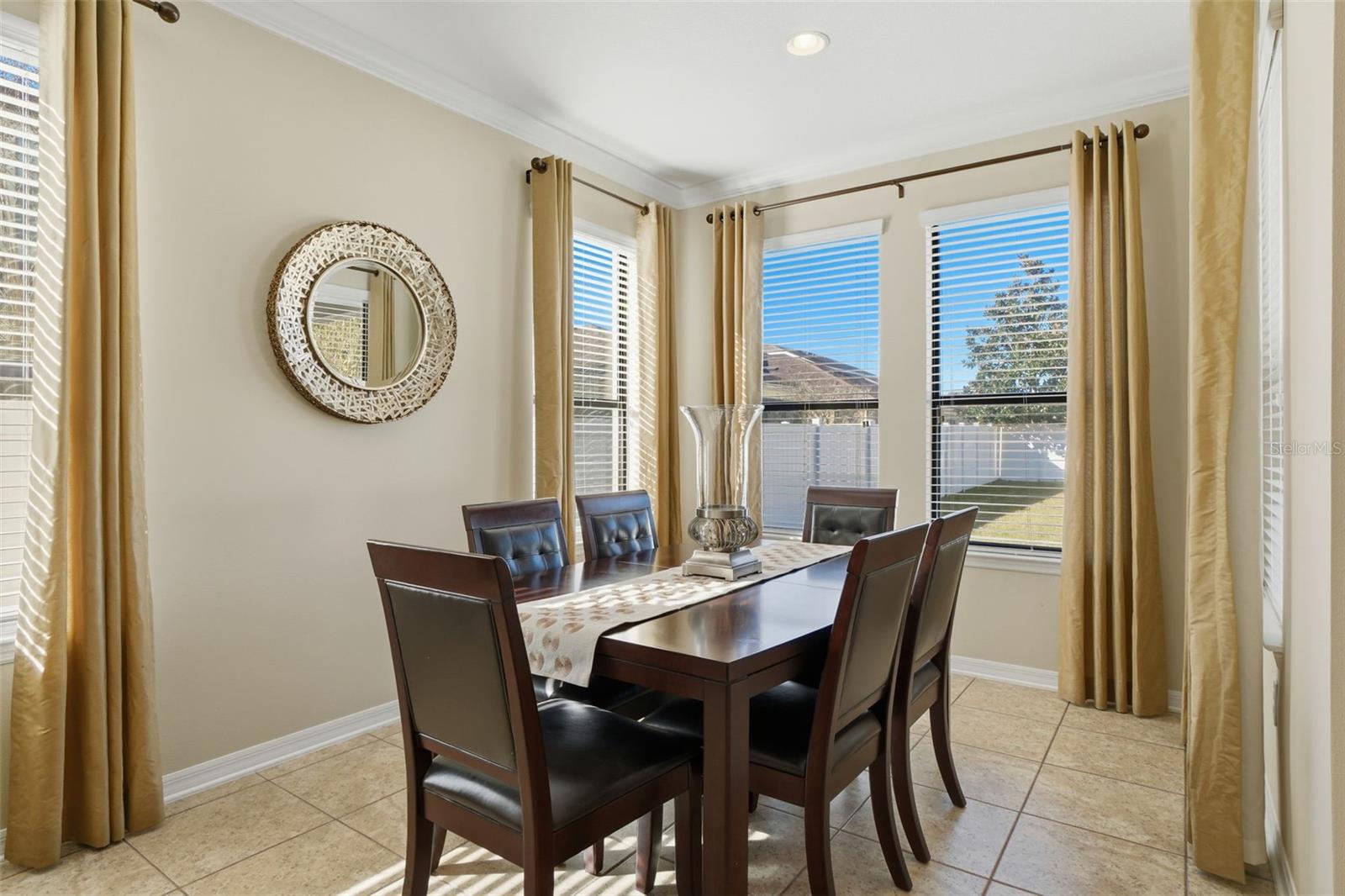 Image 12 of 48 For 1154 Fountain Coin Loop