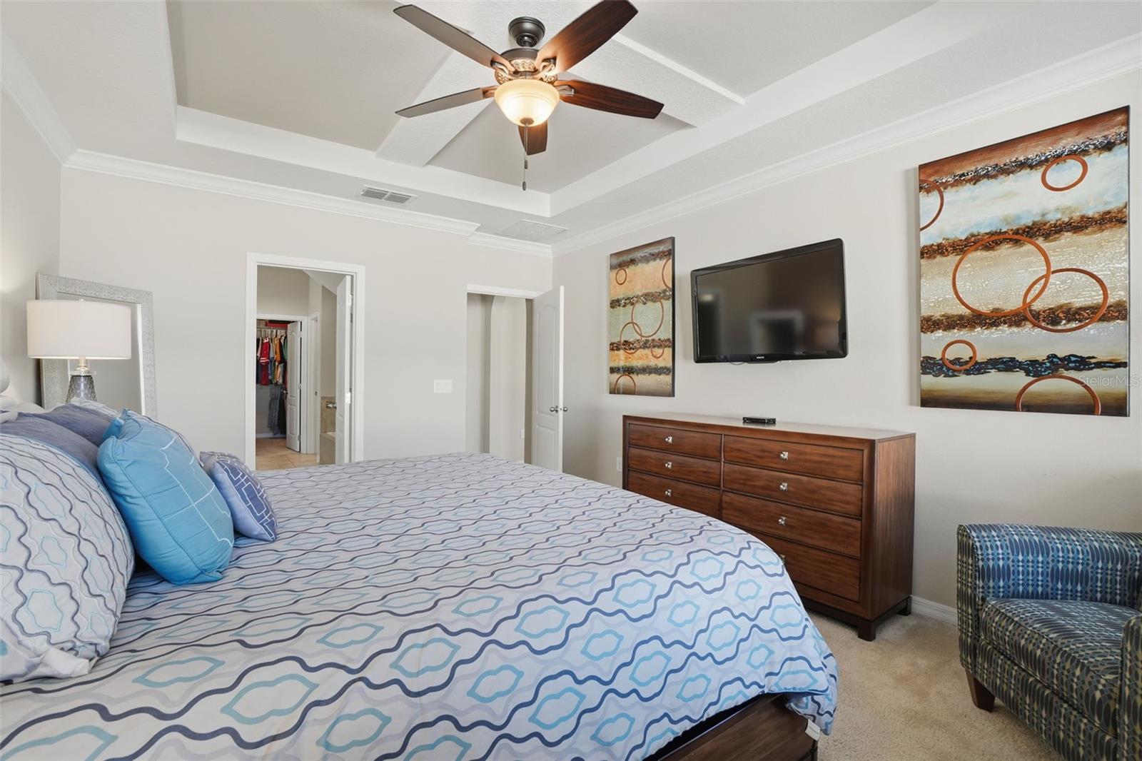 Image 18 of 48 For 1154 Fountain Coin Loop