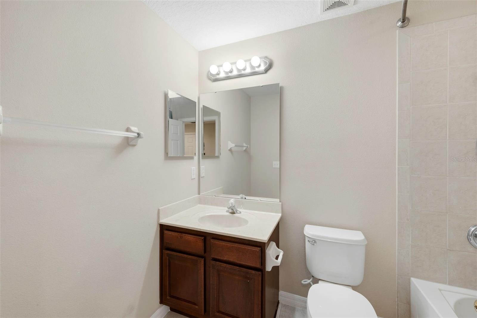 Image 23 of 46 For 970 Davenwood Court