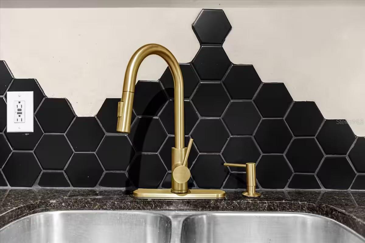 Image 20 of 32 For 1916 Garvin Street