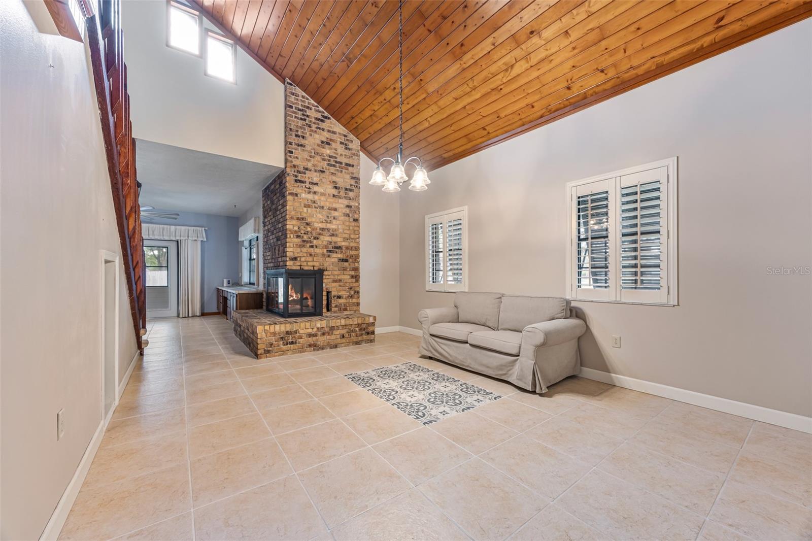 Image 10 of 38 For 4605 Lee Street