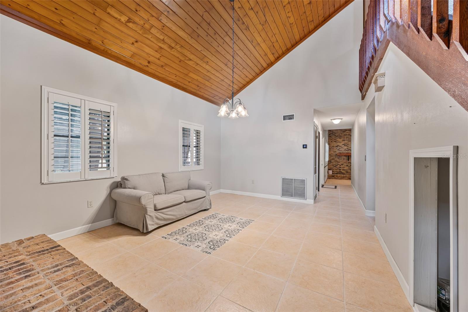 Image 11 of 38 For 4605 Lee Street