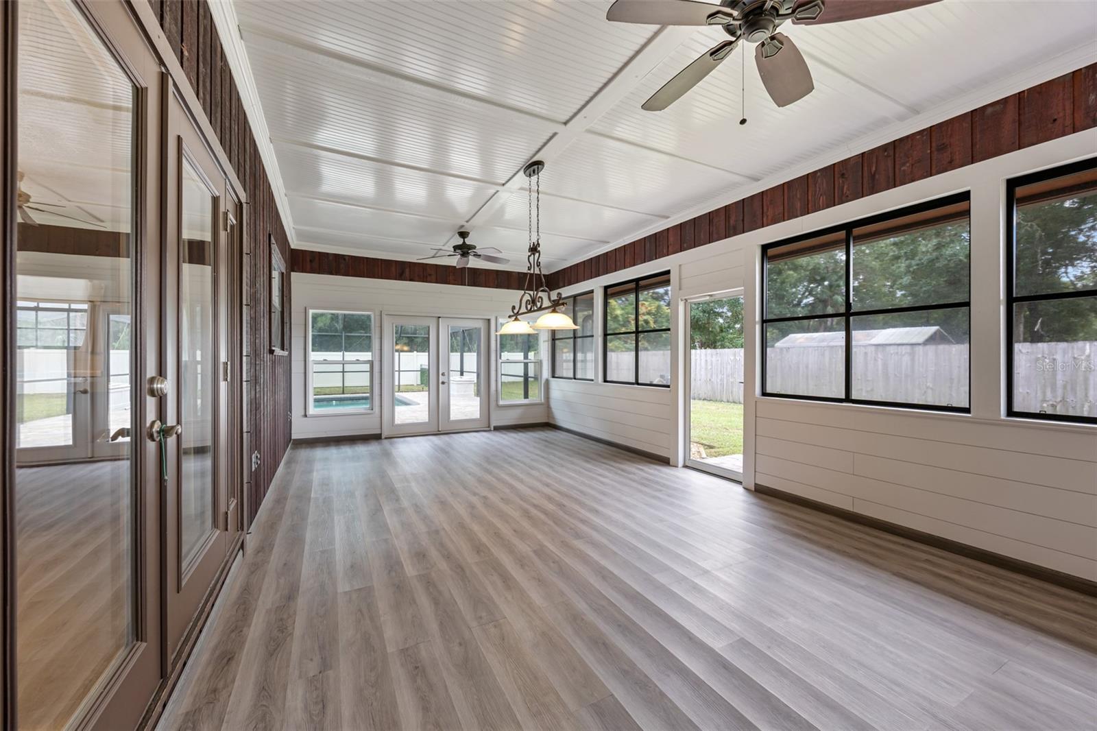 Image 21 of 38 For 4605 Lee Street