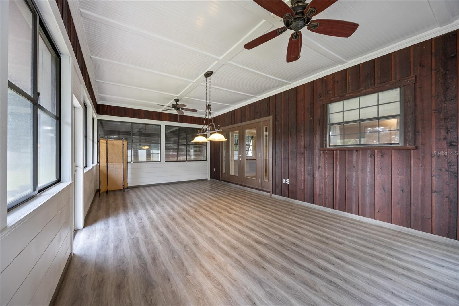 Image 22 of 38 For 4605 Lee Street