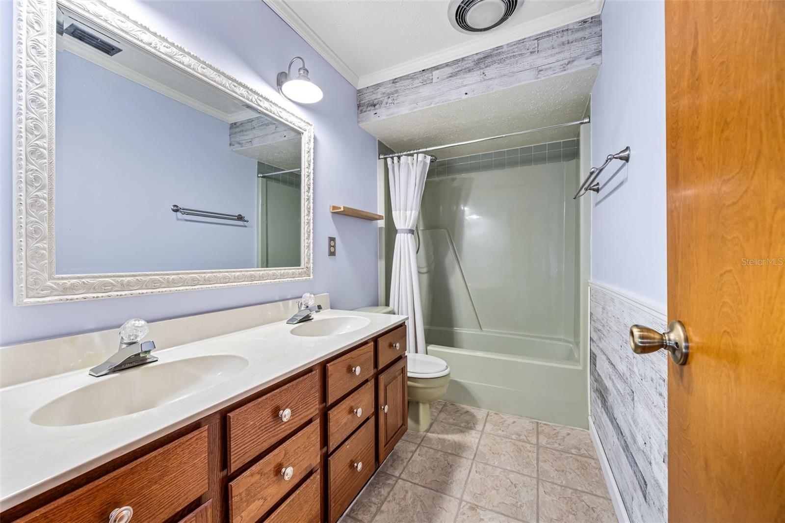 Image 27 of 38 For 4605 Lee Street