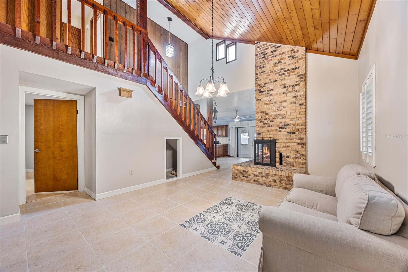 Image 9 of 38 For 4605 Lee Street