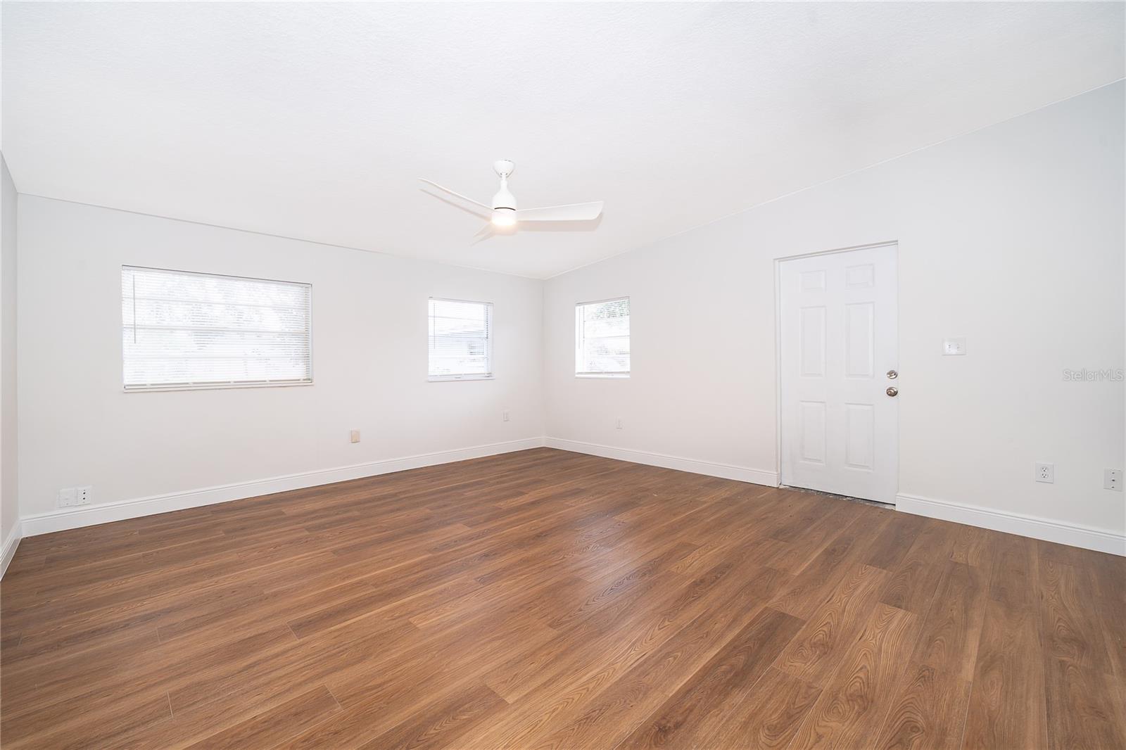 Image 11 of 26 For 356 Fanfair Avenue