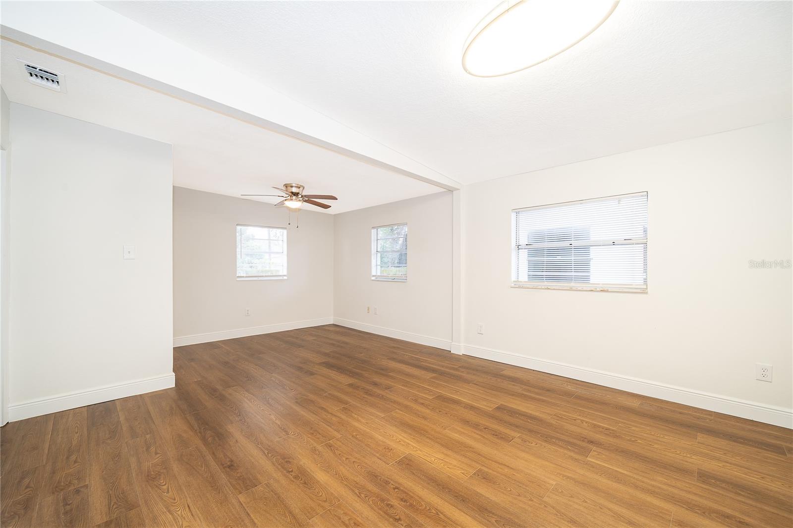 Image 14 of 26 For 356 Fanfair Avenue