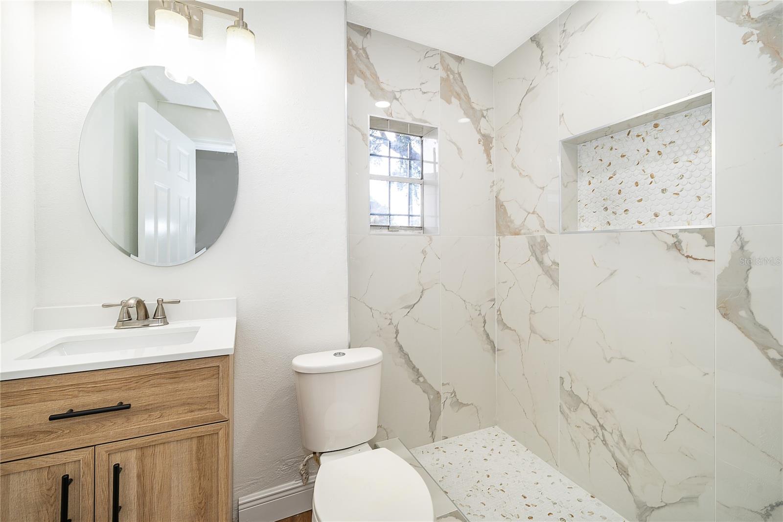 Image 15 of 26 For 356 Fanfair Avenue