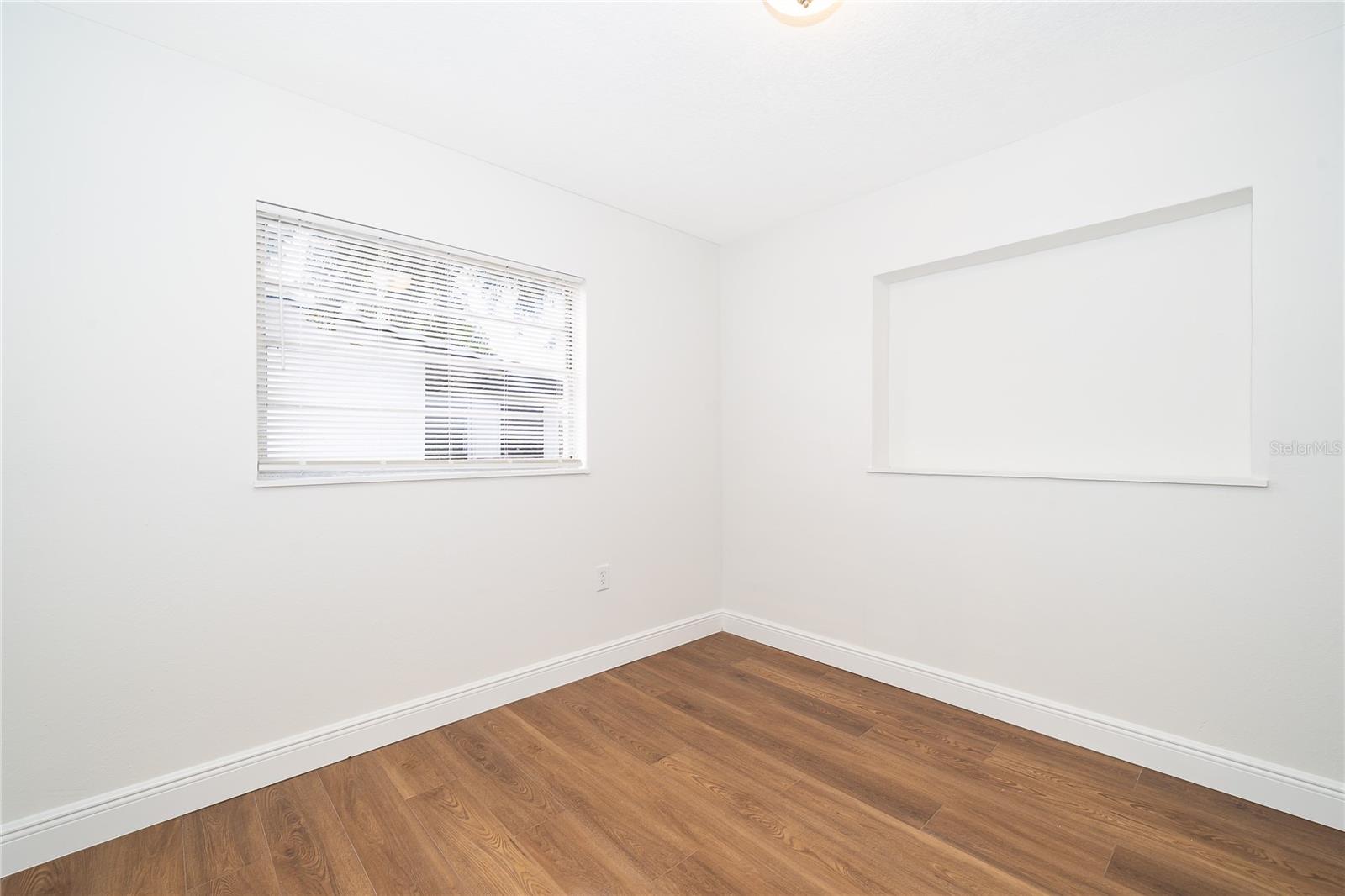 Image 18 of 26 For 356 Fanfair Avenue