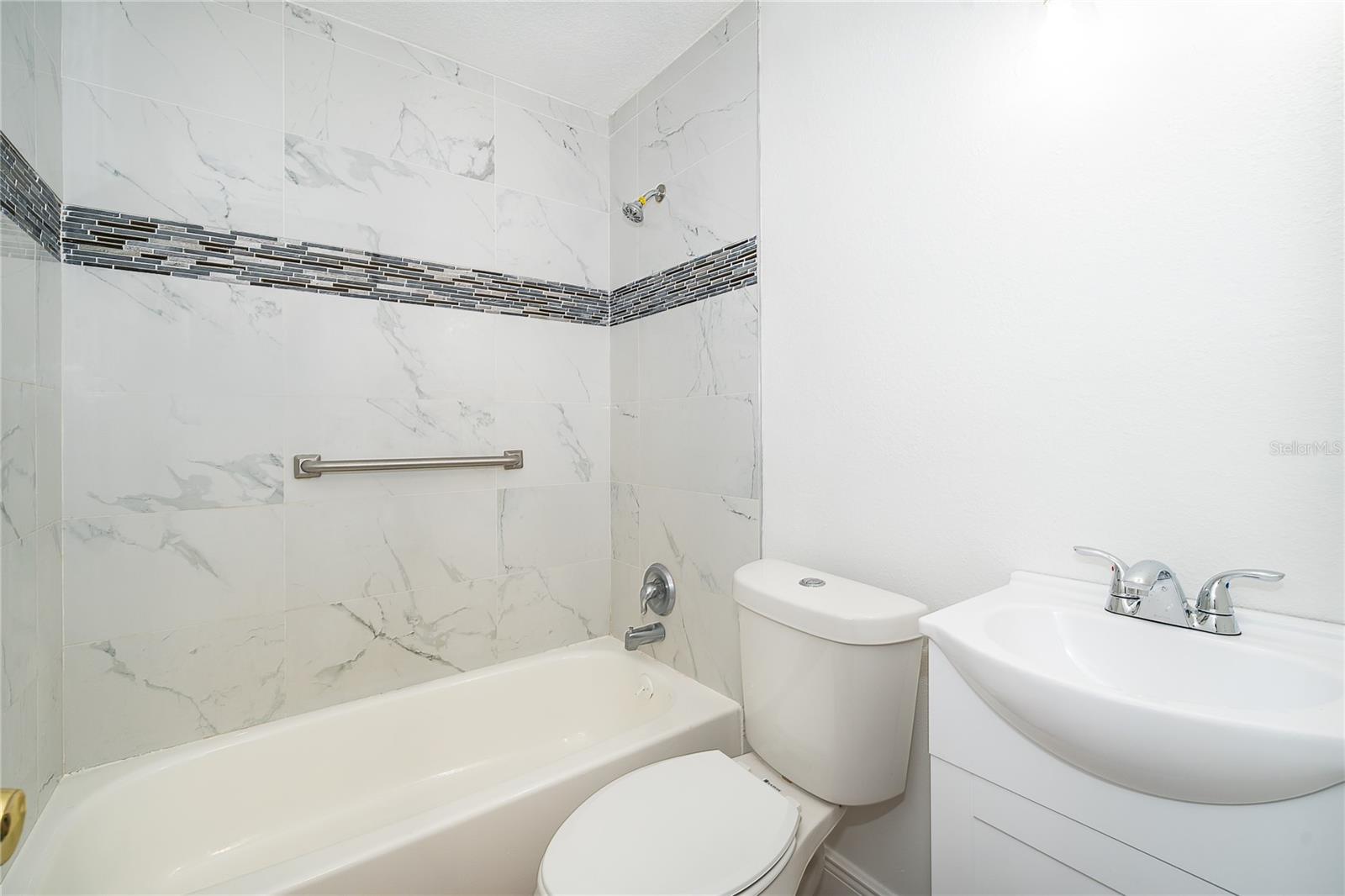 Image 19 of 26 For 356 Fanfair Avenue