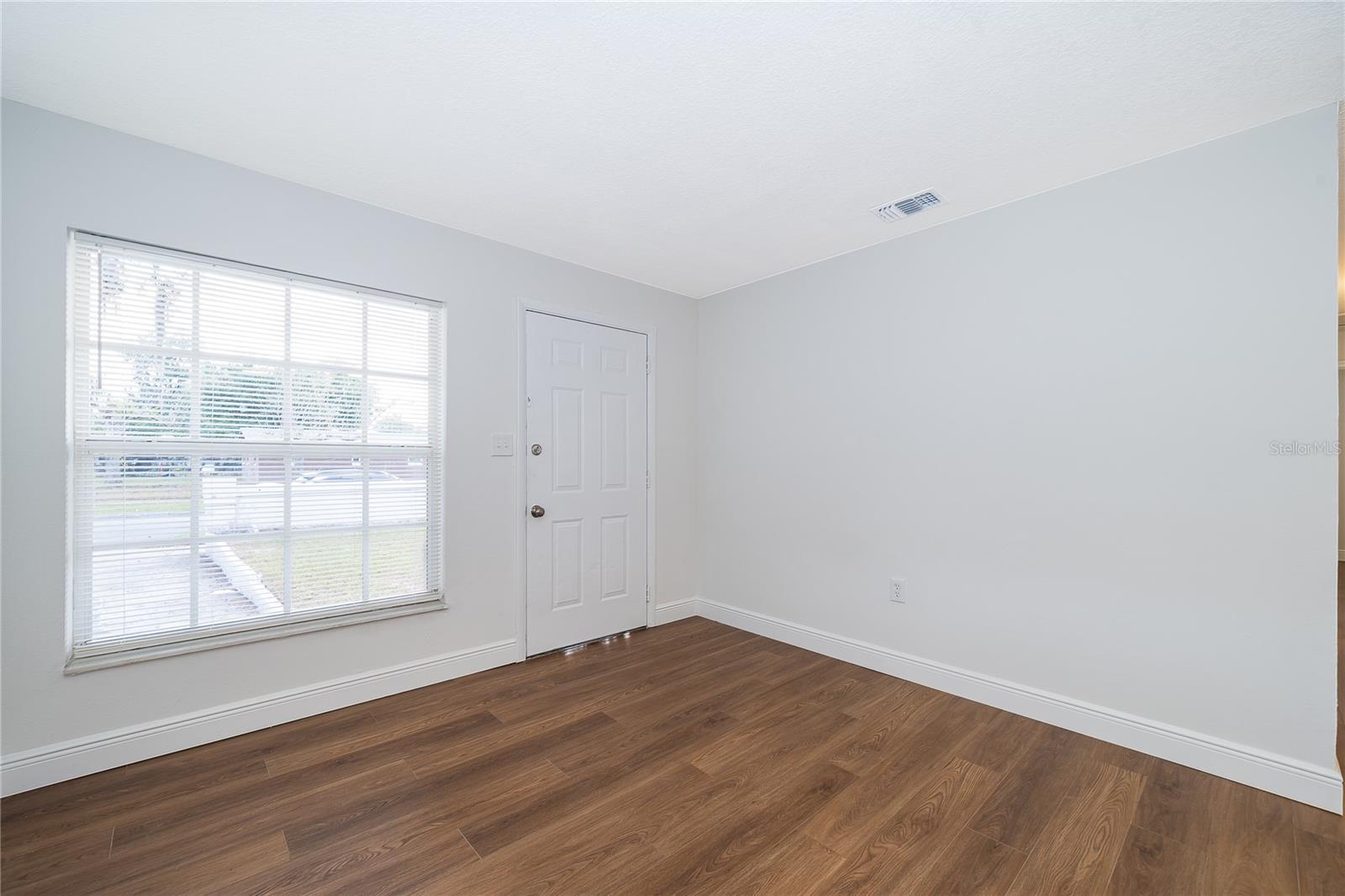 Image 6 of 26 For 356 Fanfair Avenue