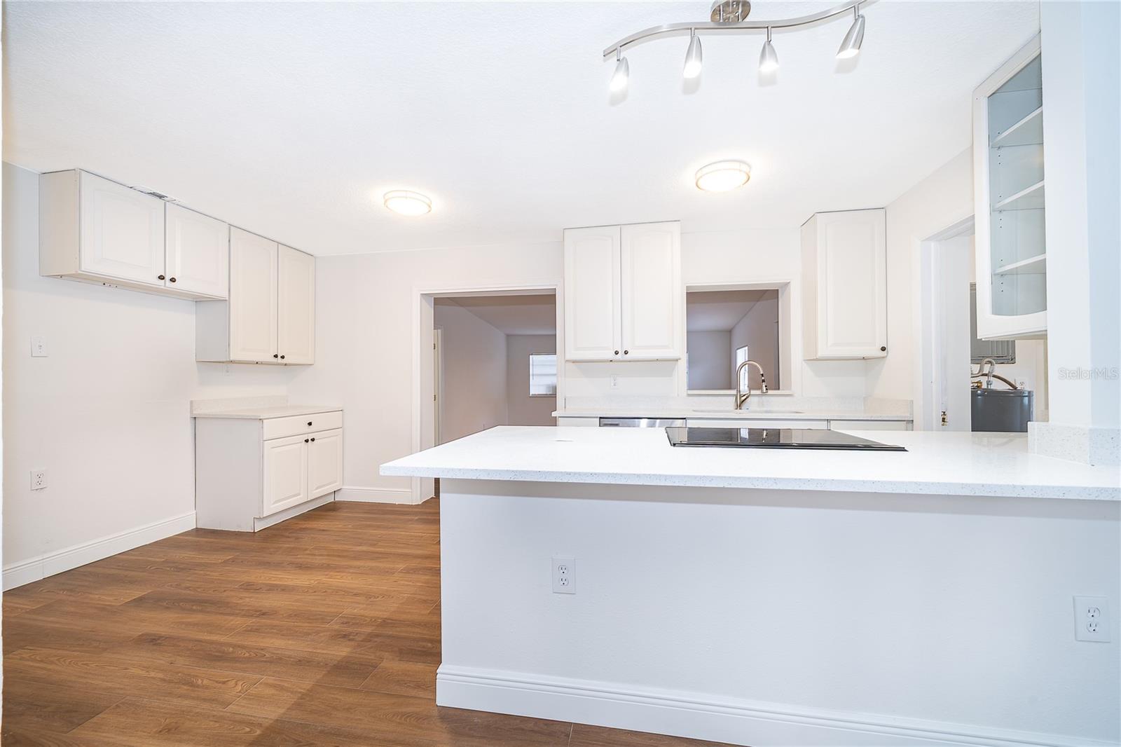 Image 7 of 26 For 356 Fanfair Avenue