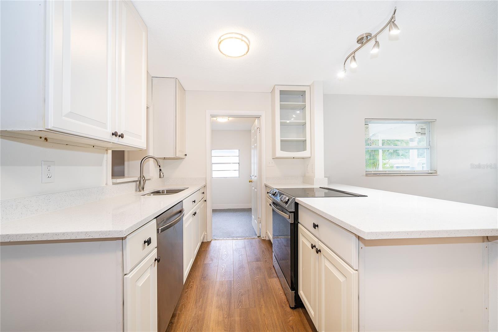 Image 9 of 26 For 356 Fanfair Avenue