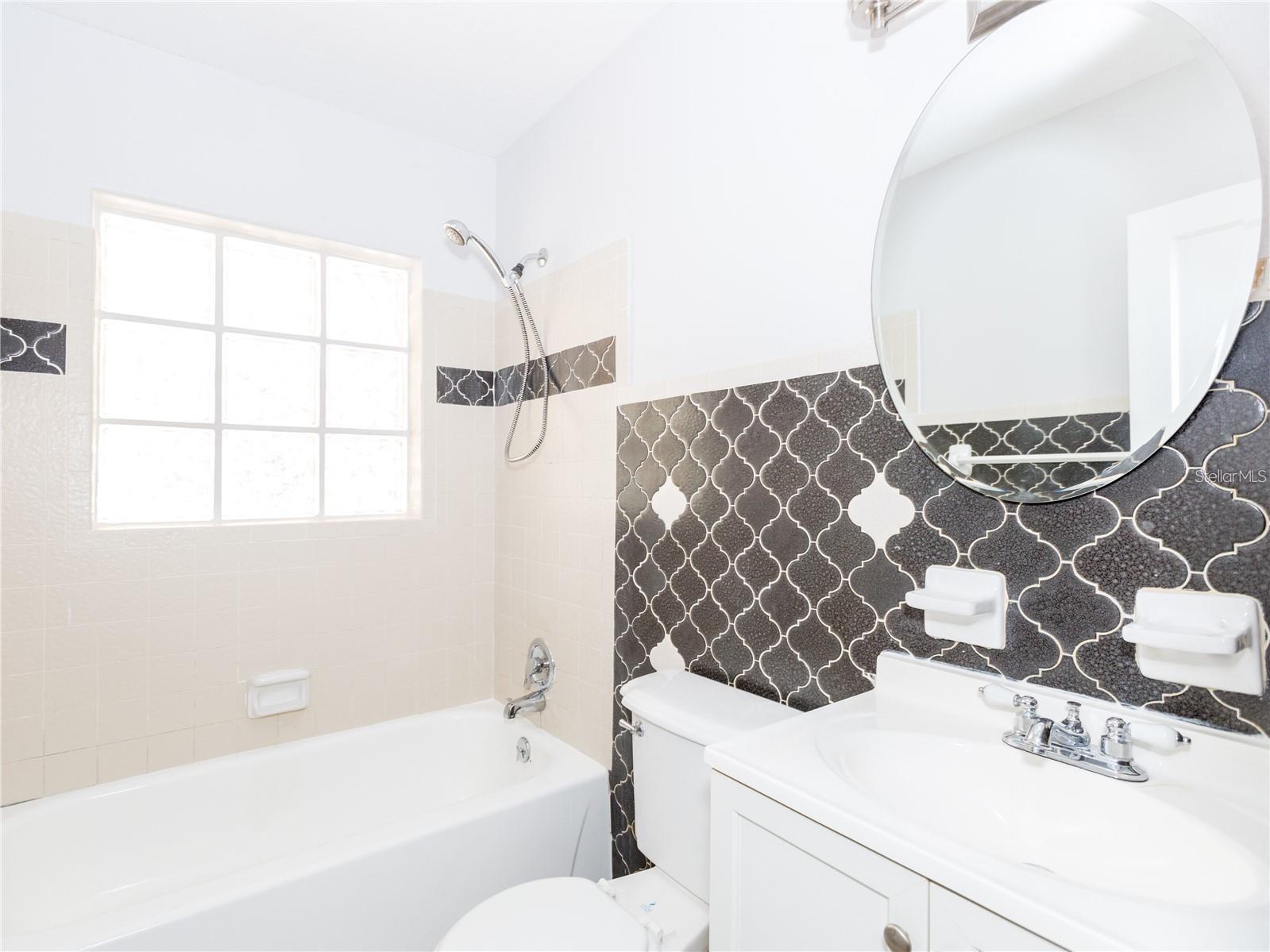 Image 12 of 19 For 224 Lawsona Boulevard