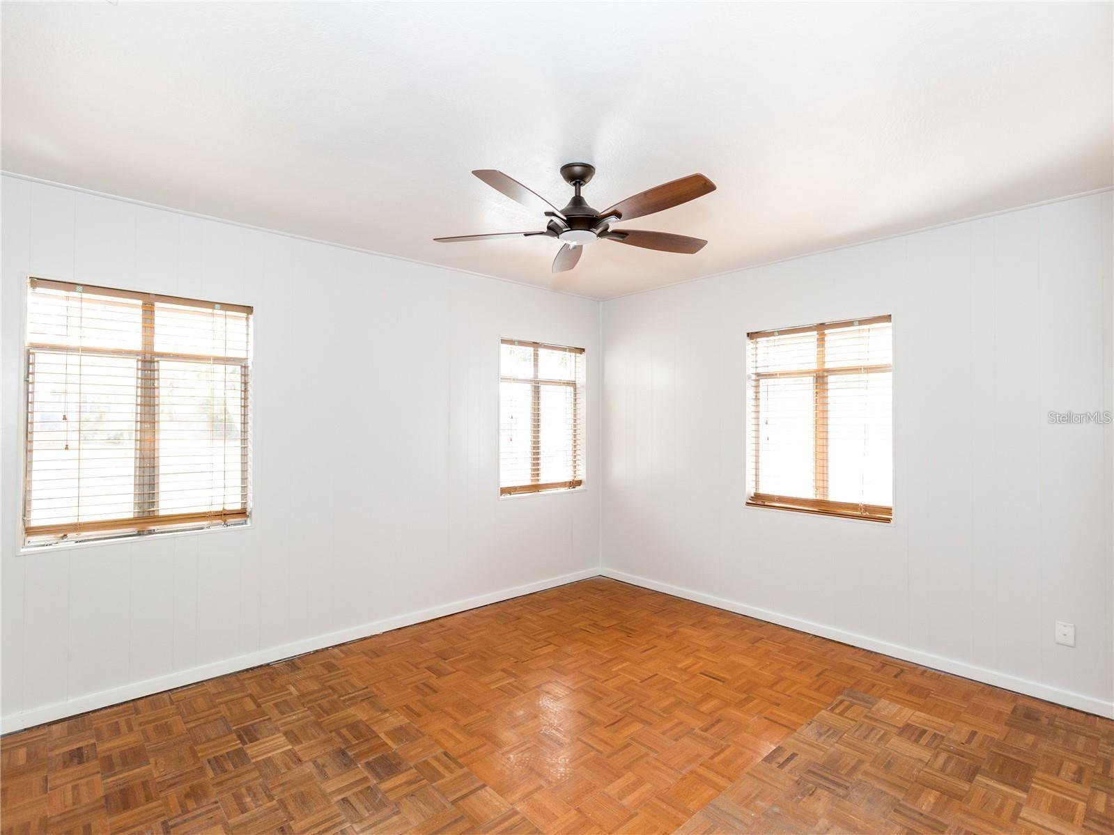 Image 13 of 19 For 224 Lawsona Boulevard