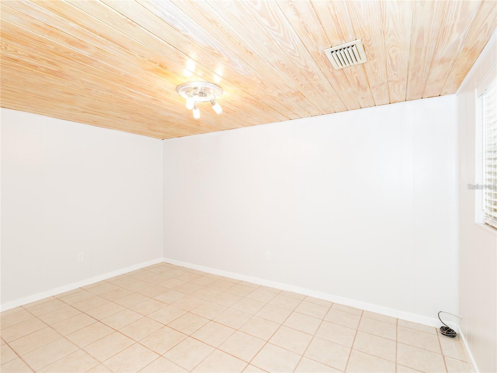 Image 14 of 19 For 224 Lawsona Boulevard