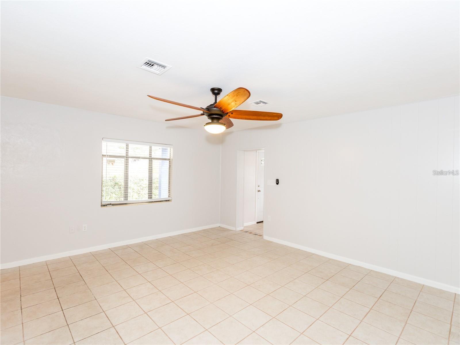 Image 5 of 19 For 224 Lawsona Boulevard