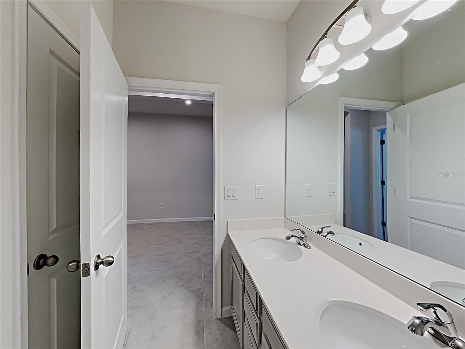 Image 10 of 17 For 221 Siesta Vista Court