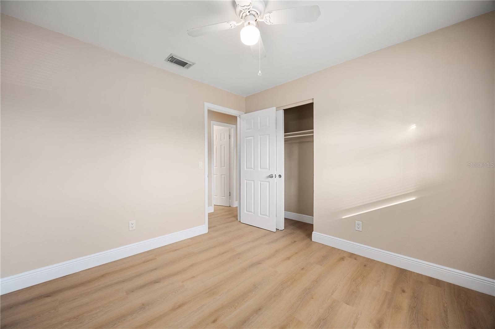 Image 18 of 27 For 8013 Rhea Circle