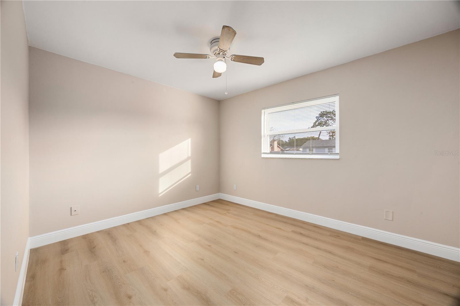 Image 19 of 27 For 8013 Rhea Circle