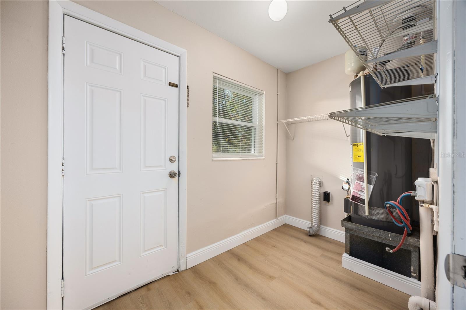 Image 22 of 27 For 8013 Rhea Circle