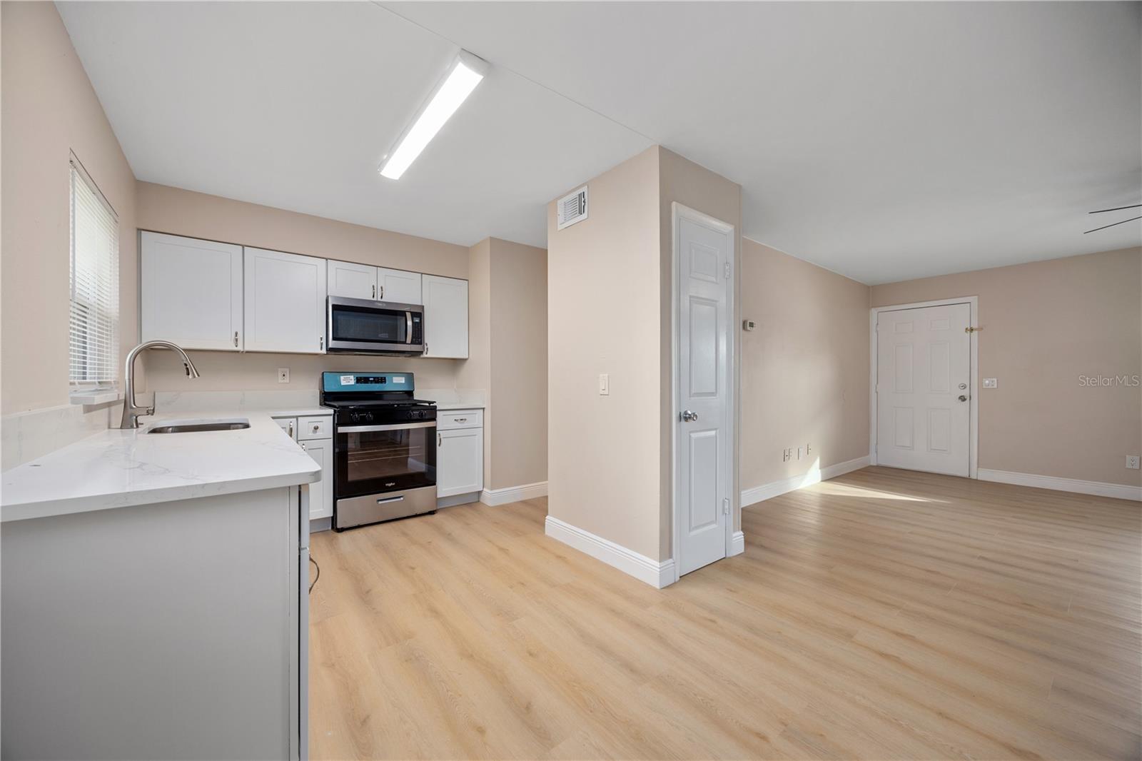 Image 7 of 27 For 8013 Rhea Circle