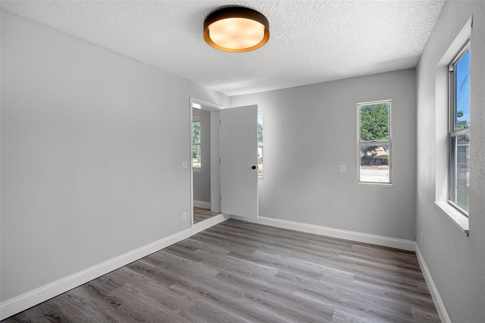 Image 12 of 38 For 2105 9th Street Ne