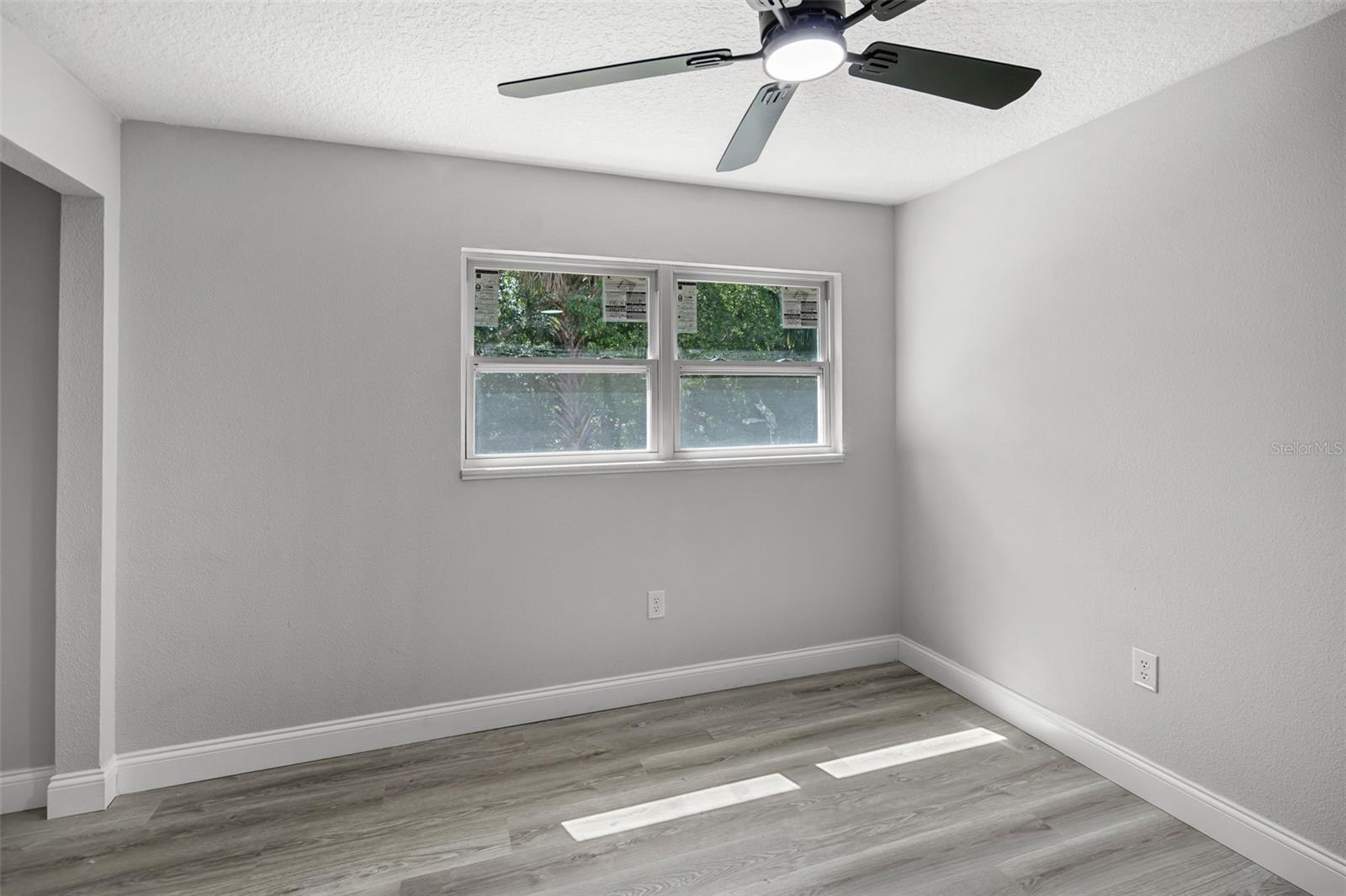 Image 21 of 38 For 2105 9th Street Ne