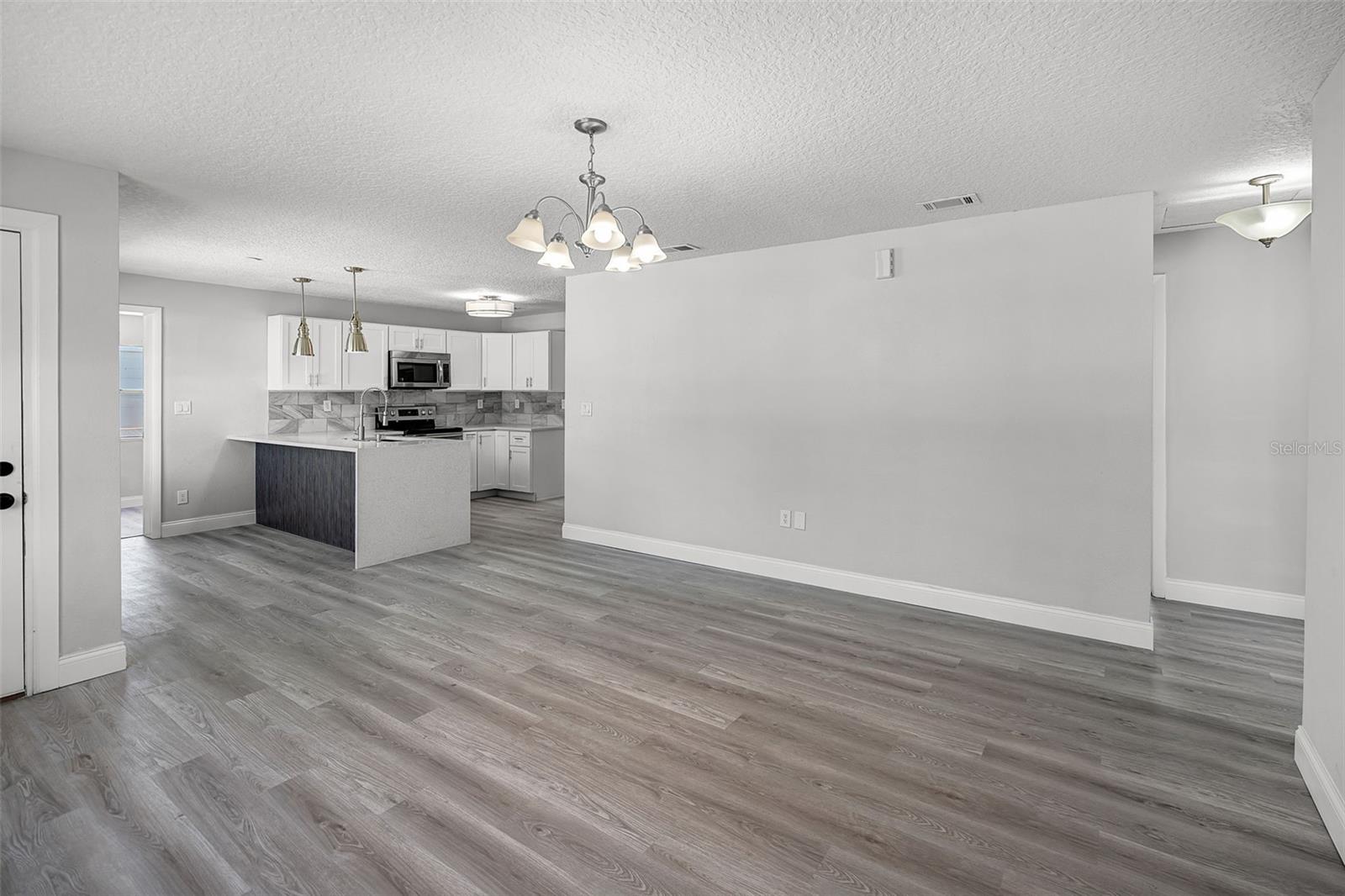 Image 6 of 38 For 2105 9th Street Ne