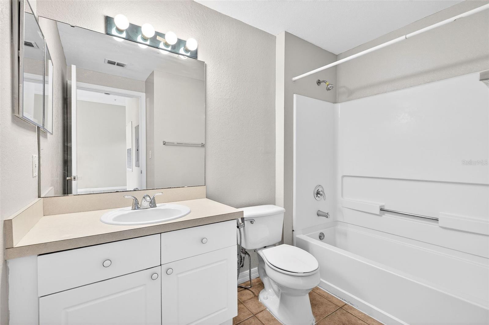 Image 17 of 20 For 141 Reserve Circle 109