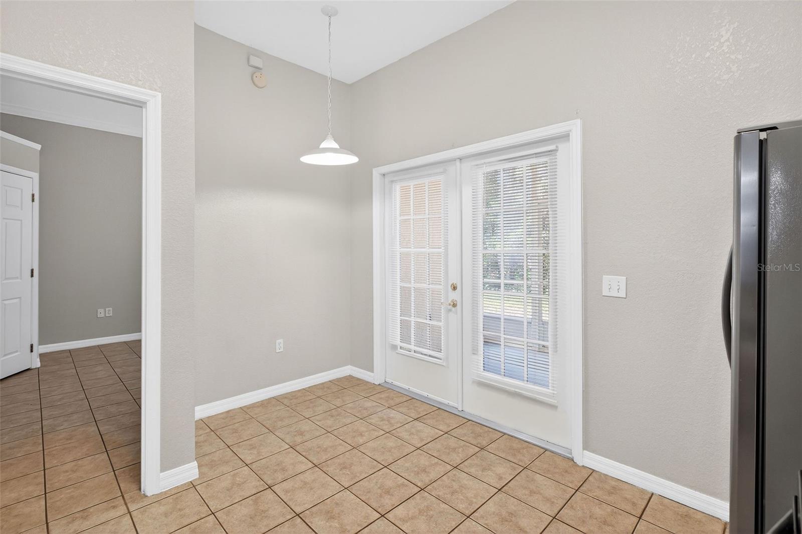 Image 6 of 20 For 141 Reserve Circle 109