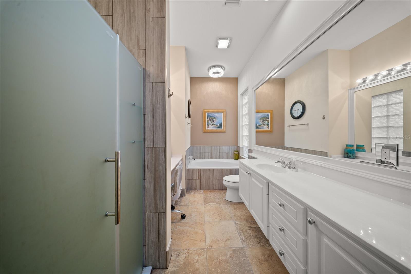 Image 21 of 57 For 11384 Northland Drive