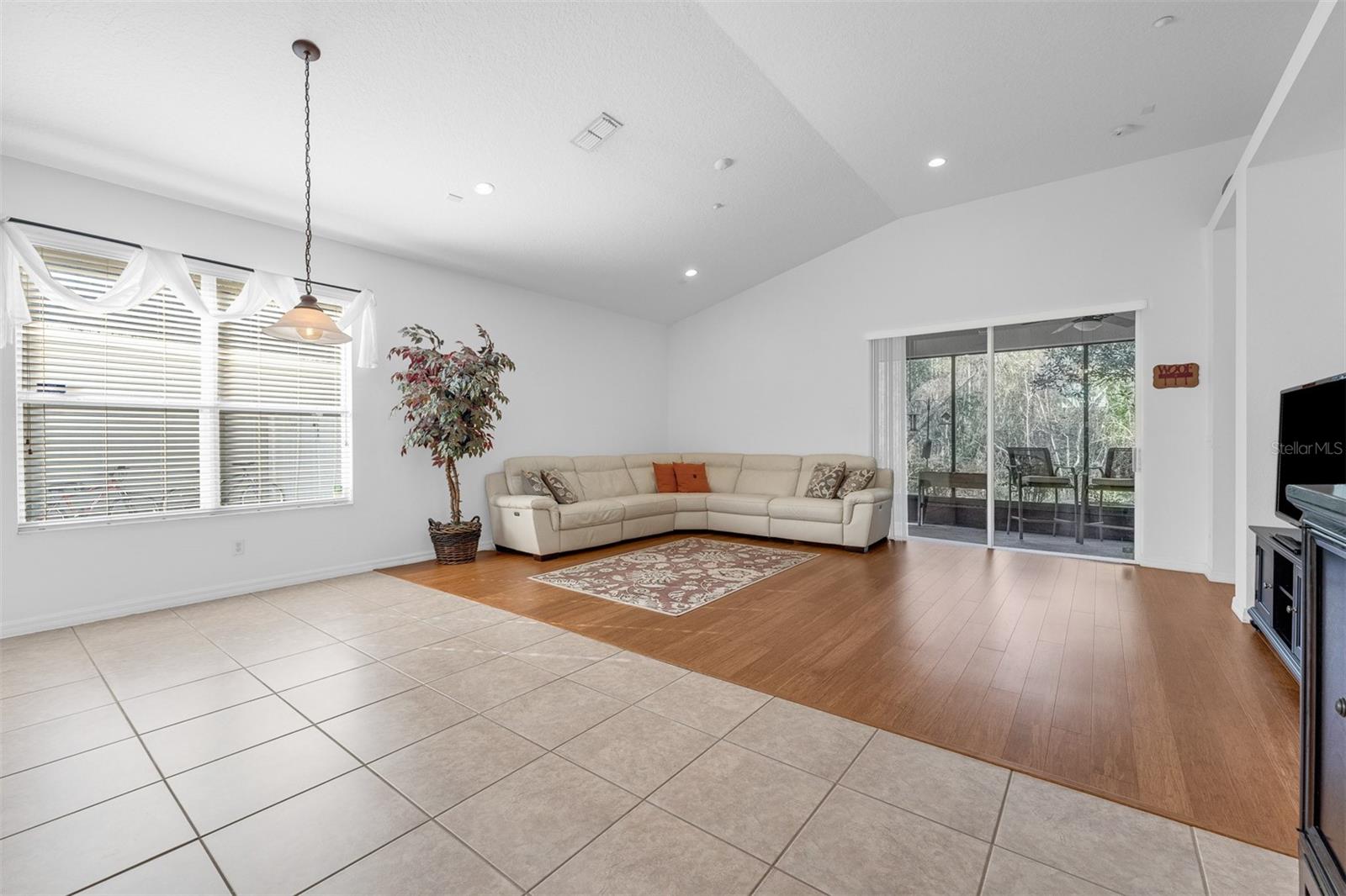 Image 11 of 40 For 9948 Cypress Vine Drive