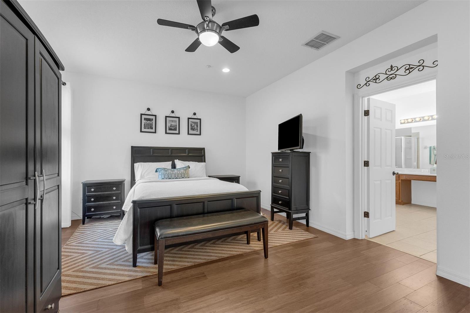 Image 17 of 40 For 9948 Cypress Vine Drive