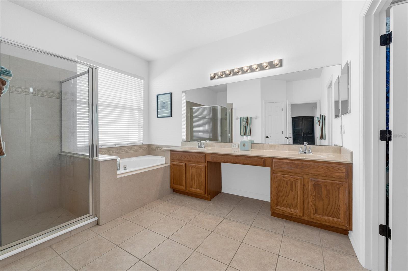 Image 19 of 40 For 9948 Cypress Vine Drive